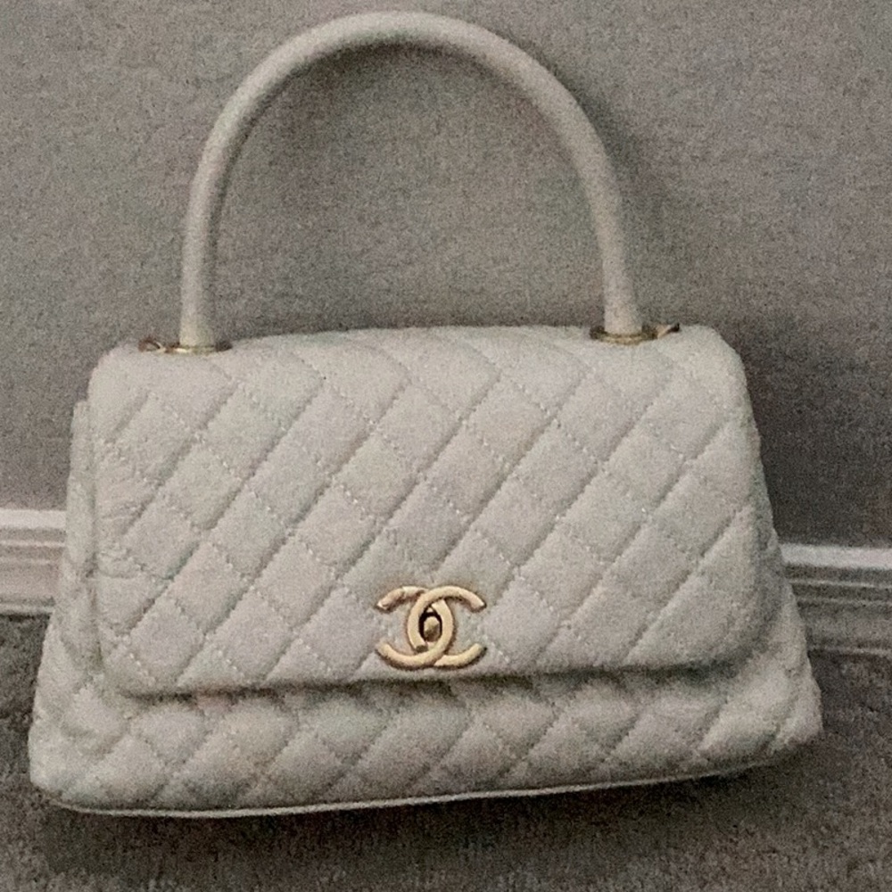 Gorgeous white Chanel tote in great condition.